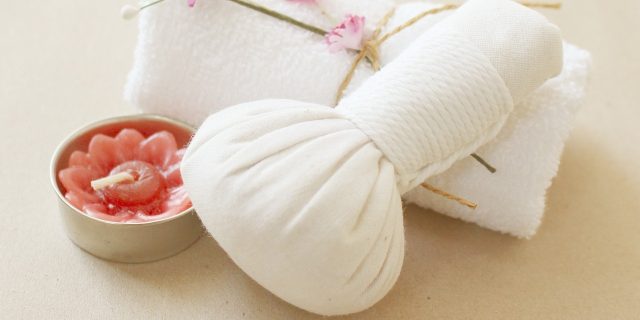What is Thai Hot Herbal Compress Massage?
