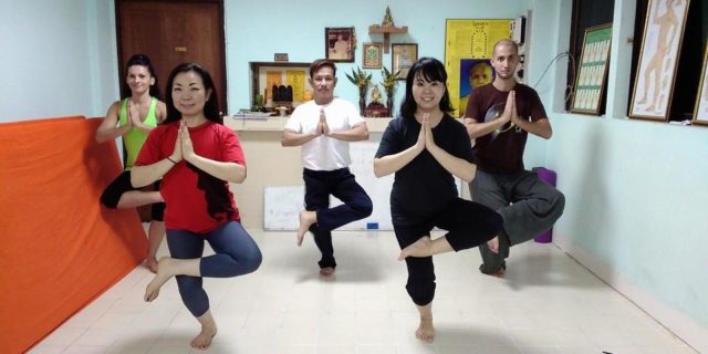 Ruesi Datton Thai Yoga training