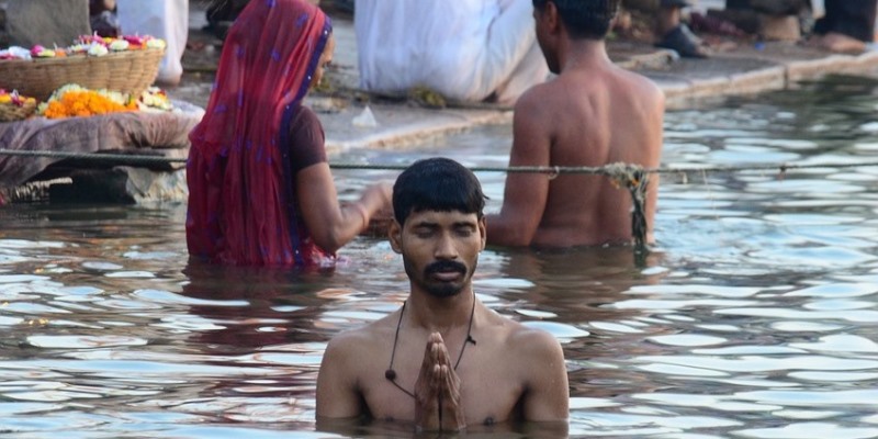 Snana | Bathing According to Ayurveda Medicine