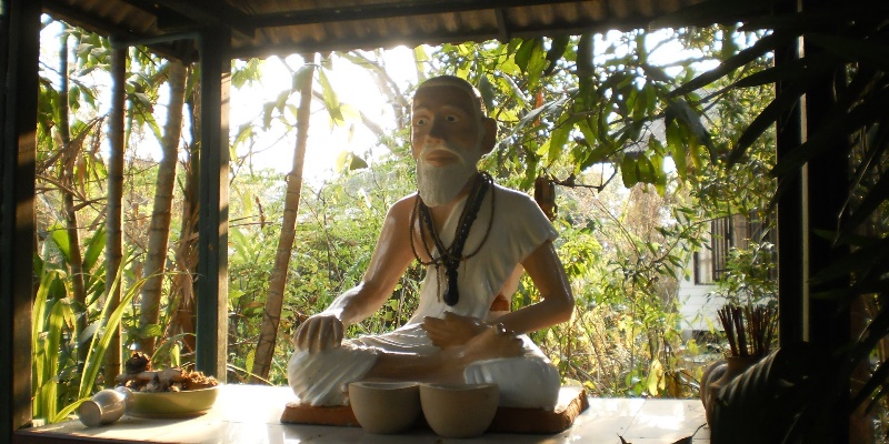 Statue of Dr. Shivago at Mornoi's Clinic in Chiang Mai