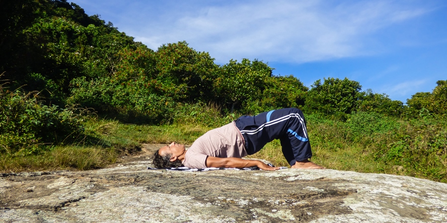 Thai Yoga Quadriceps Stretches | Reusi Dat Ton