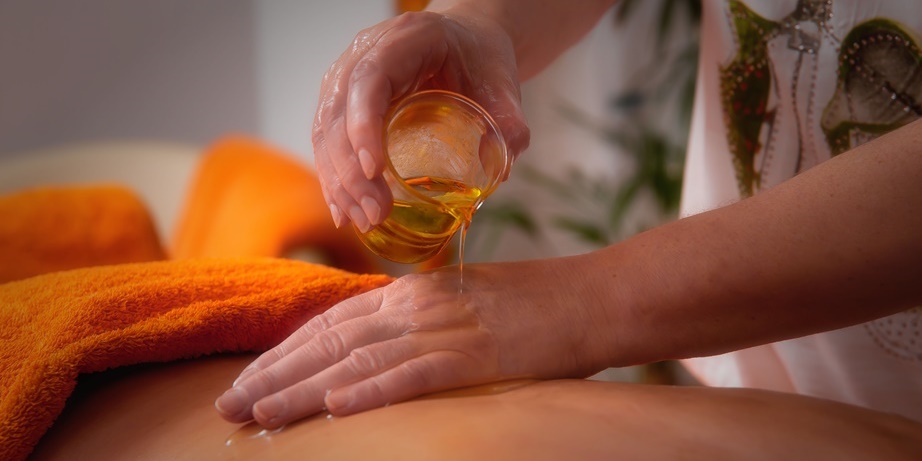 Ayurvedic Massage Courses and Workshops in London | UK