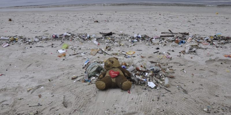 Bangsaenity Beach | Littering Bang Saen