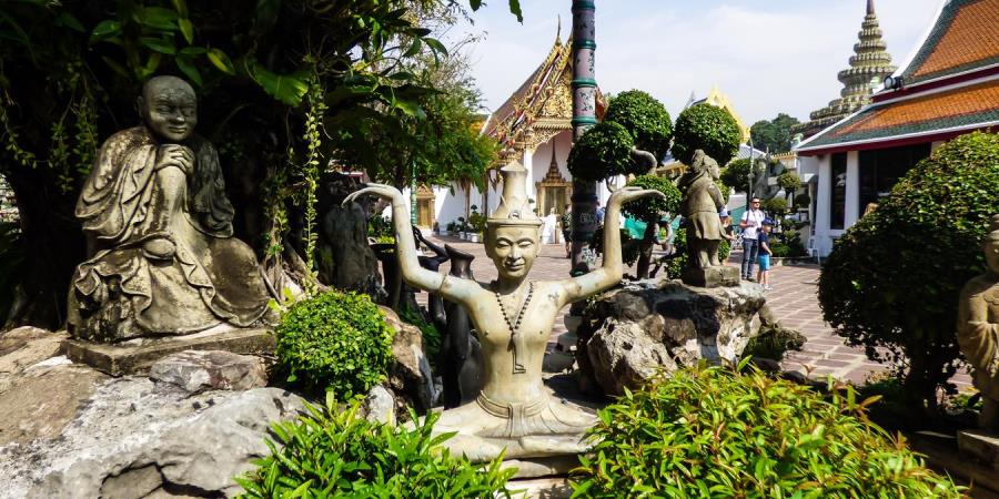 Reusi Datton statue at Wat Pho temple grounds in Bangkok