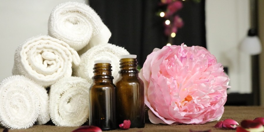Thai Oil Massage and Aromatherapy Courses in Bangkok Thai Oil Massage and Aromatherapy Courses in Bangkok