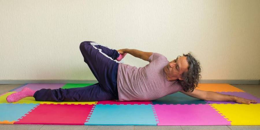 Thai Yoga Quadriceps Stretches | Reusi Dat Ton