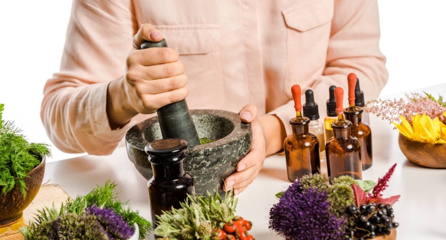 Preparing herbal medicine