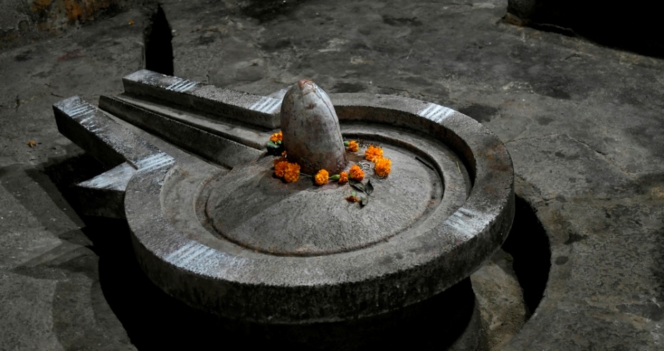 Linga-Yoni statue sacred sex India