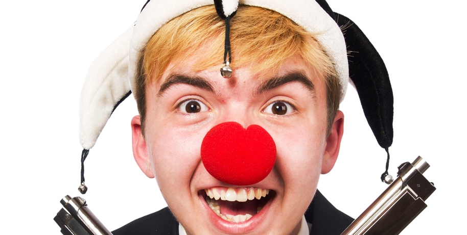 What Is Jestermaxxing? Man playing a jester