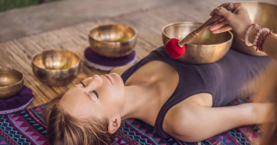 Sound Healing with Singing Bowls: How Vibrational Therapy Enhances Traditional Bodywork Sound healing with singing bowl
